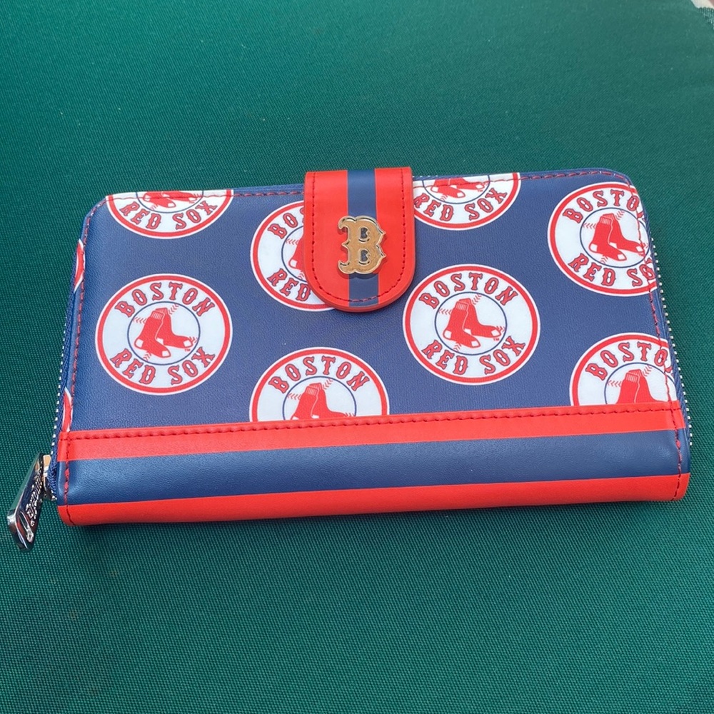 Loungefly MLB Boston Red Sox Logo Wallet